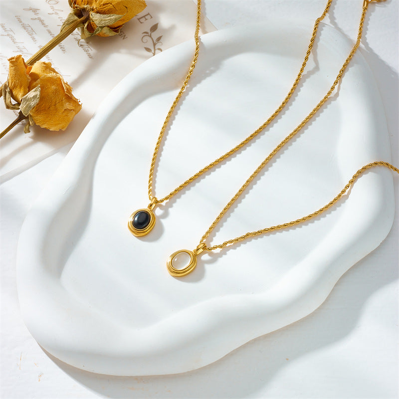 Black And White Gemstone Cold Style Necklace
