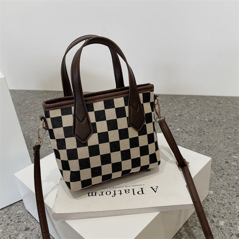 Elegant Houndstooth Handbag – Kybele Autumn 2025