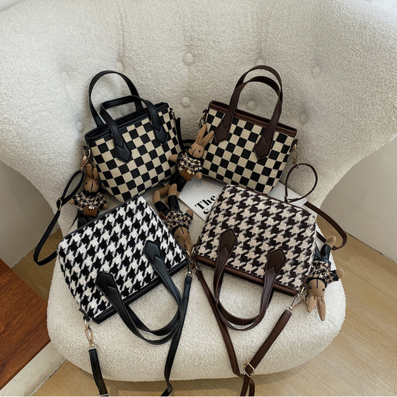 Elegant Houndstooth Handbag – Kybele Autumn 2025
