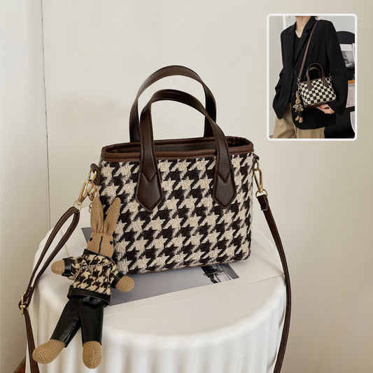 Elegant Houndstooth Handbag – Kybele Autumn 2025