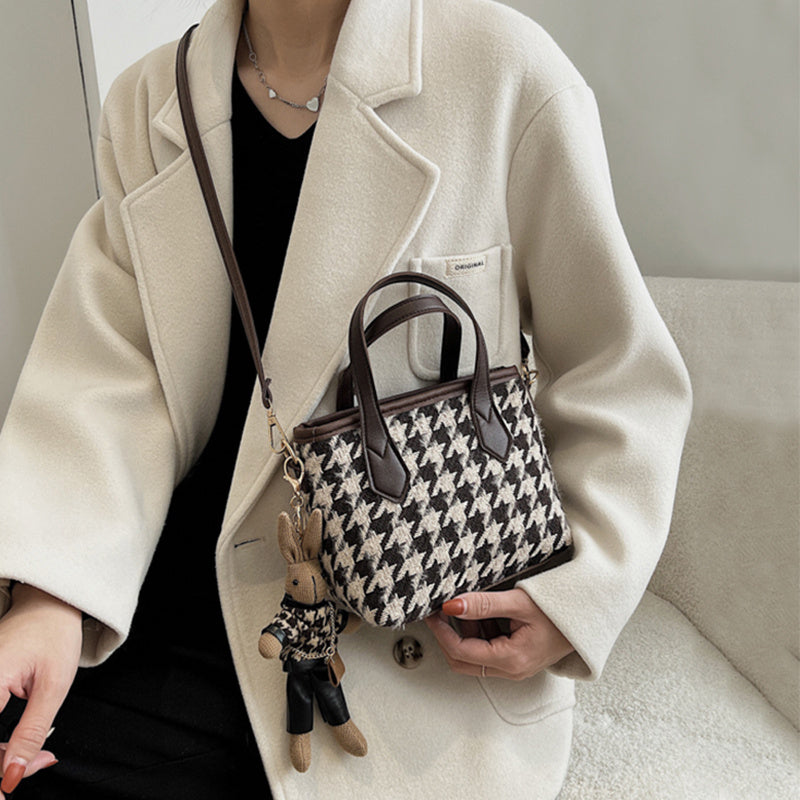 Elegant Houndstooth Handbag – Kybele Autumn 2025